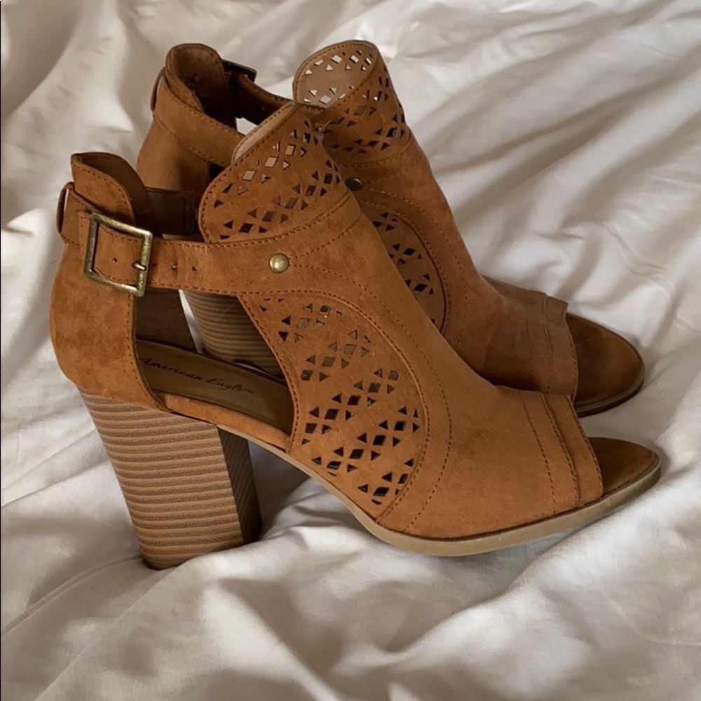 American eagle heels